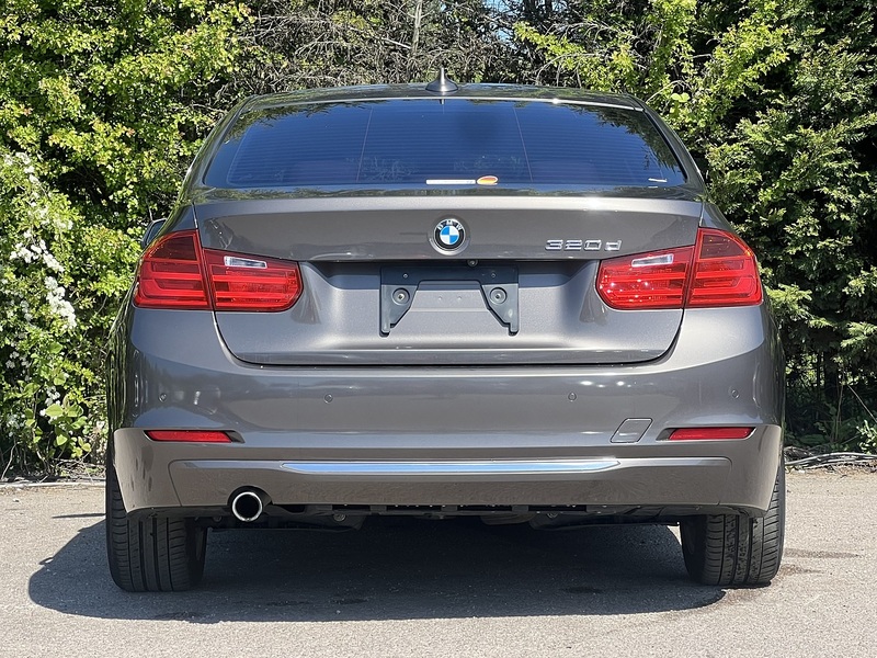 BMW 3 Series 320D Luxury - U11950
