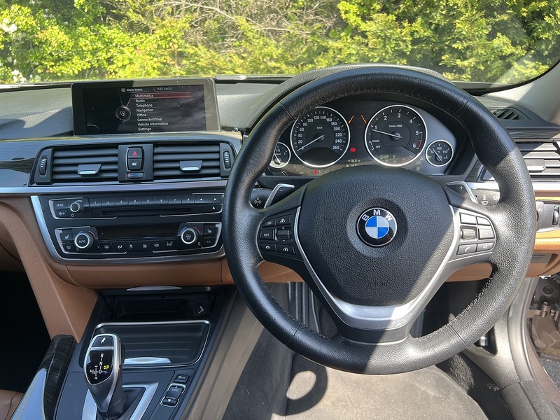BMW 3 Series 320D Luxury - U11950
