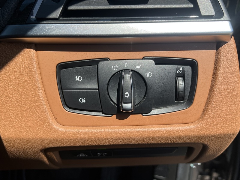 BMW 3 Series 320D Luxury - U11950