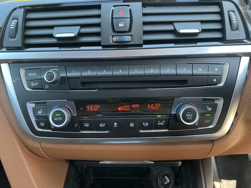 BMW 3 Series 320D Luxury - U11950