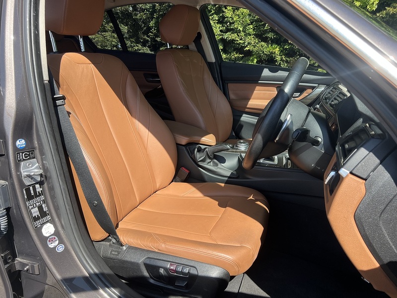 BMW 3 Series 320D Luxury - U11950