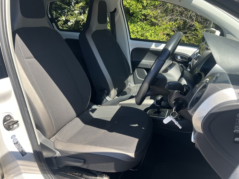 Volkswagen Up High Up - U11952