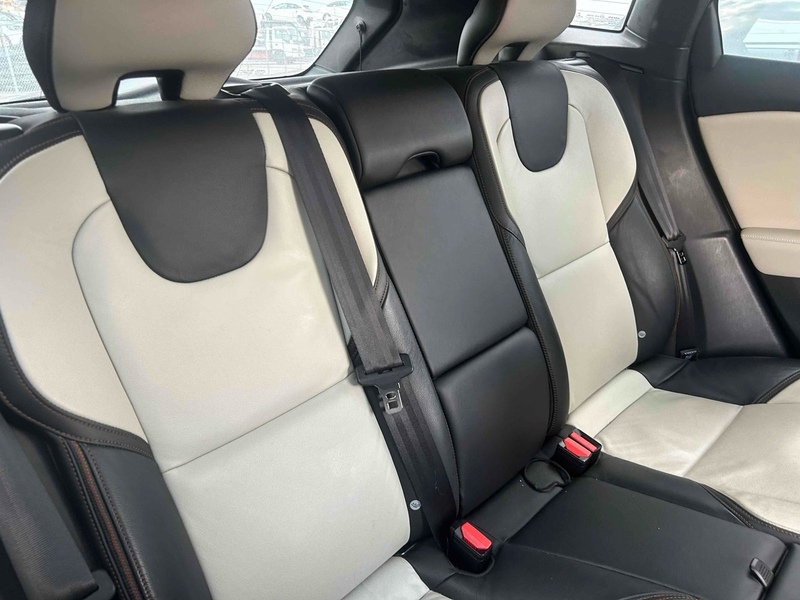 Volvo V40 T5 Cross Country Awd - U11958