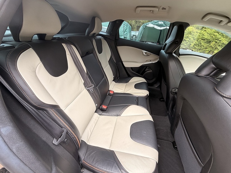 Volvo V40 T5 Cross Country Awd - U11958