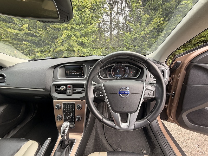 Volvo V40 T5 Cross Country Awd - U11958