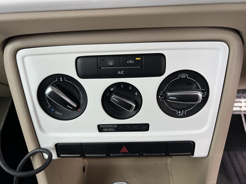 Volkswagen Beetle Design Tsi Dsg - U11965