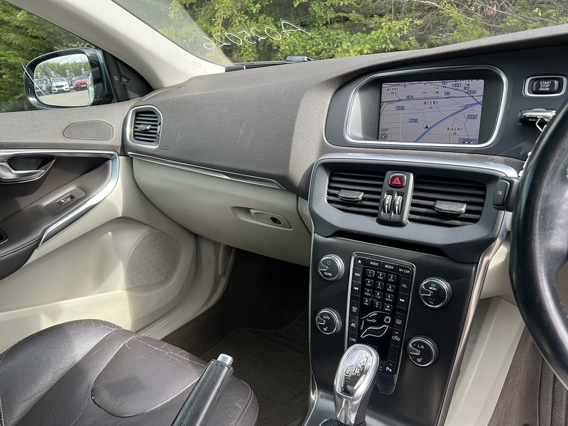 Volvo V40 T4 Se Lux - U11966