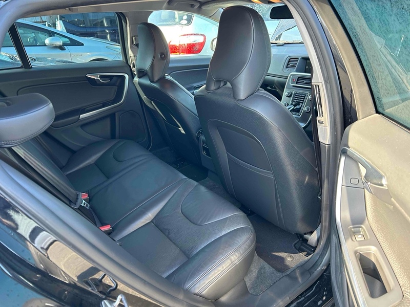 Volvo V60 T4 Se Lux - U11972