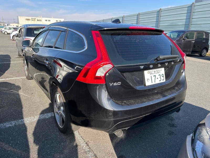 Volvo V60 T4 Se Lux - U11972
