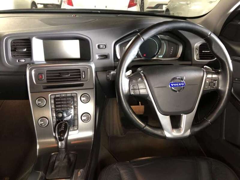 Volvo V60 T4 Se Lux - U11972