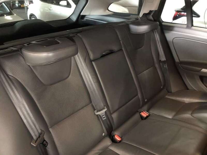 Volvo V60 T4 Se Lux - U11972