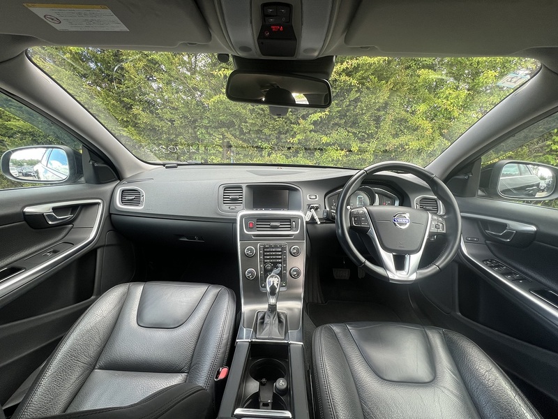 Volvo V60 T4 Se Lux - U11972