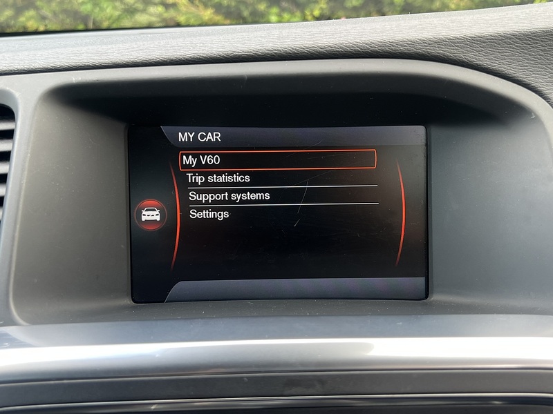 Volvo V60 T4 Se Lux - U11972