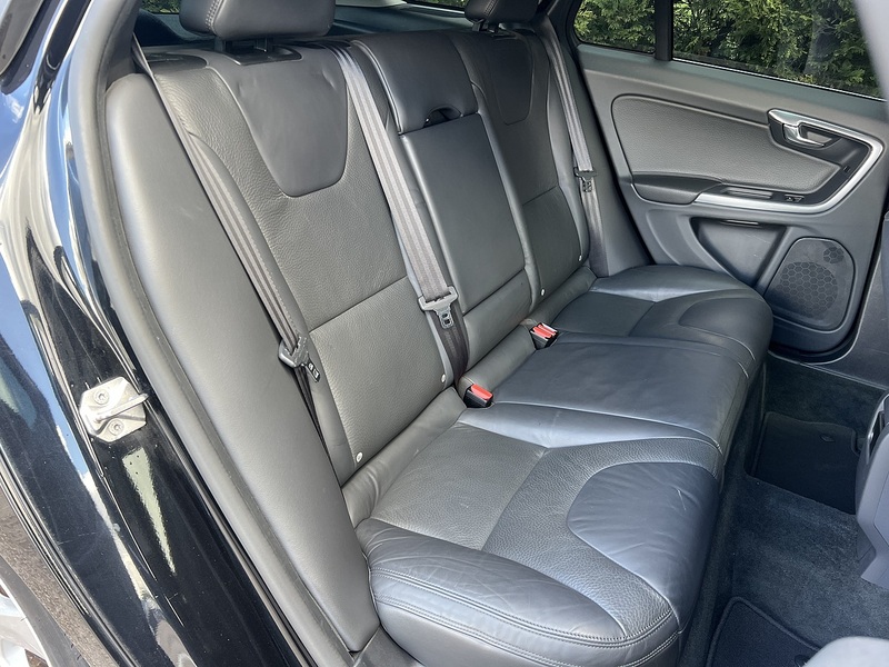 Volvo V60 T4 Se Lux - U11972