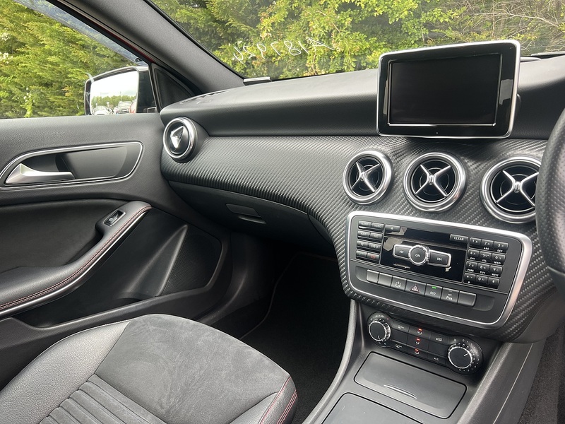 Mercedes-Benz A-Class A200 Amg Night Edition - U11974