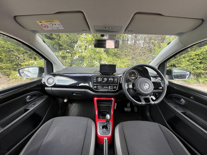 Volkswagen Up High Up - U11975