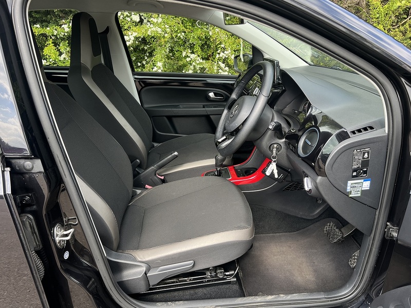 Volkswagen Up High Up - U11975