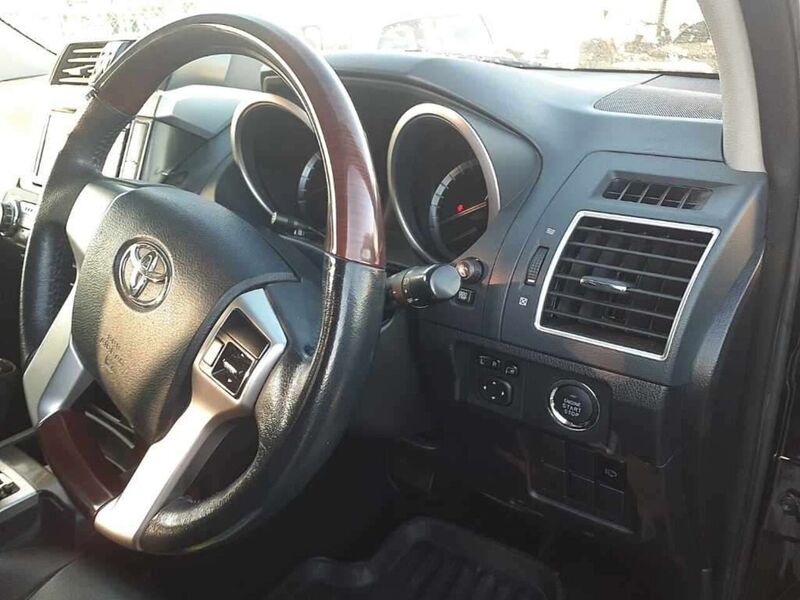 Toyota Land Cruiser 4X4 - U11980