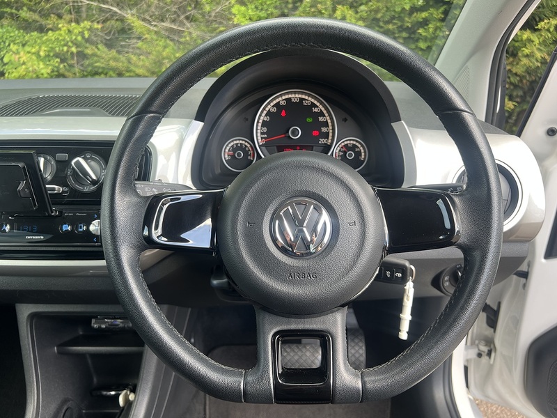 Volkswagen Up High Up - U11985
