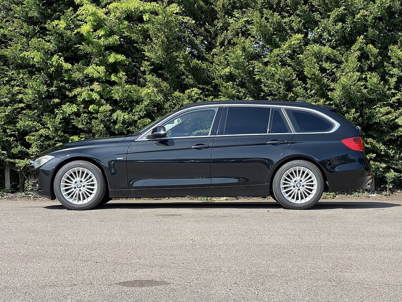 BMW 3 Series 320D Luxury Touring - U11986