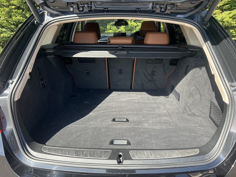 BMW 3 Series 320D Luxury Touring - U11986