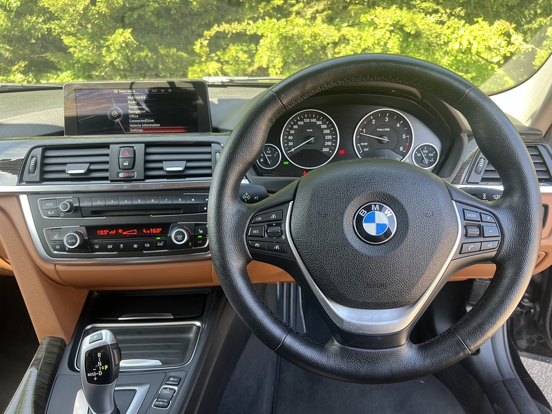BMW 3 Series 320D Luxury Touring - U11986