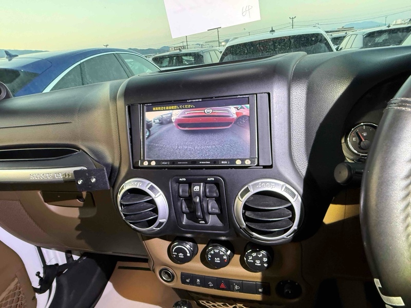 Jeep Wrangler Sahara - U11987