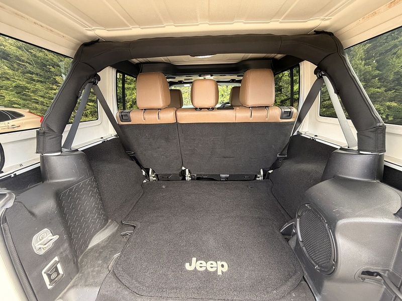 Jeep Wrangler Sahara - U11987
