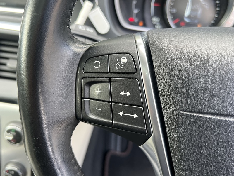 Volvo V40 T4 Se Lux Nav - U11989