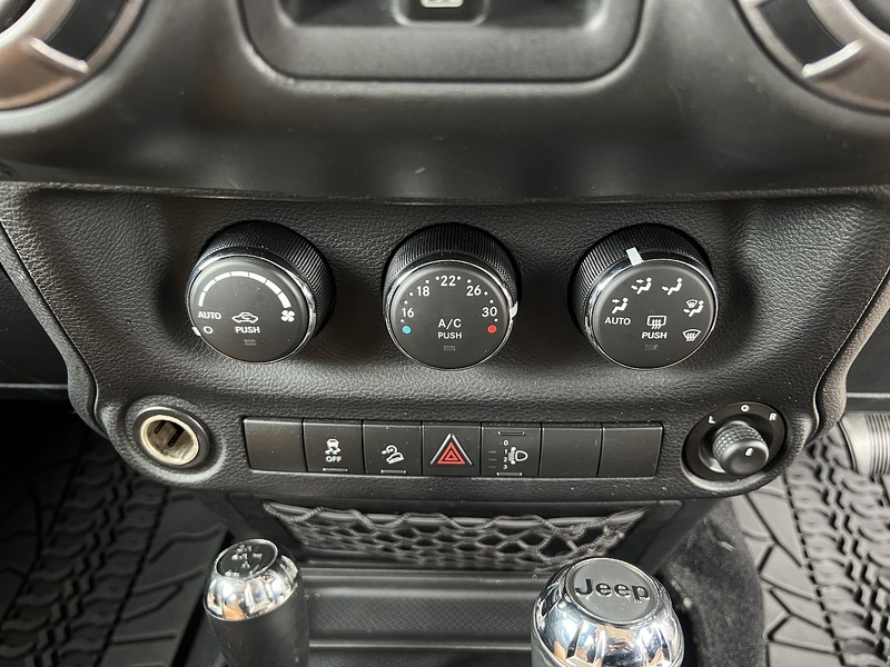 Jeep Wrangler Unlimited Sport - U11991