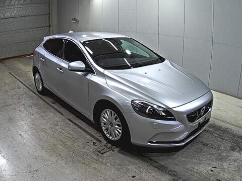 Volvo V40 BASEGRADE Hatchback 1600 Automatic Petrol