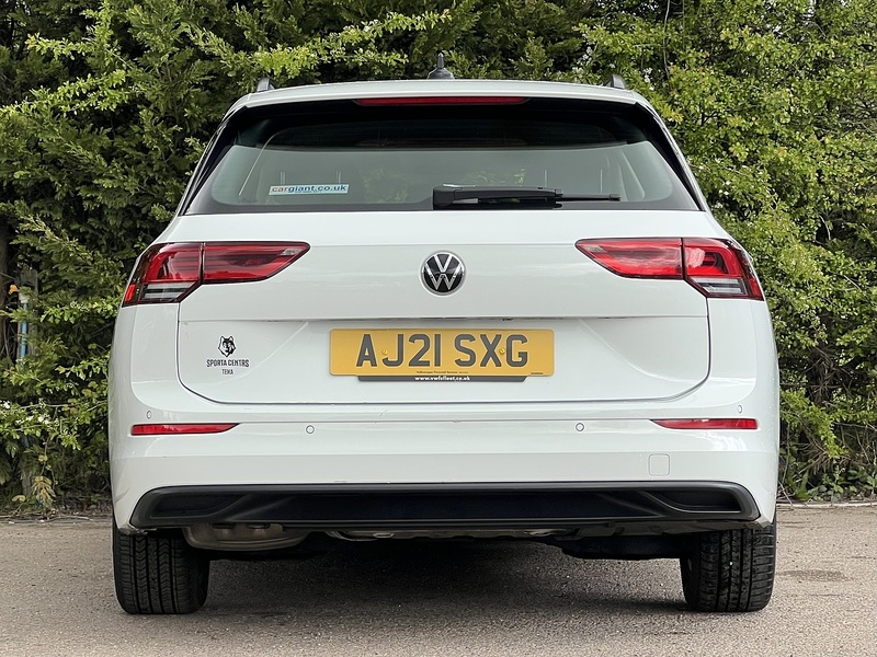 Volkswagen Golf TSI Life - U12003