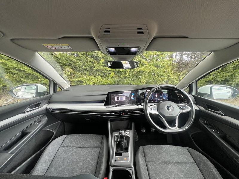 Volkswagen Golf TSI Life - U12003