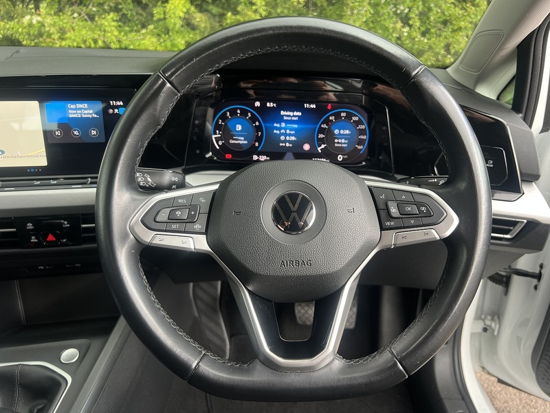 Volkswagen Golf TSI Life - U12003