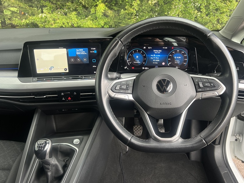 Volkswagen Golf TSI Life - U12003