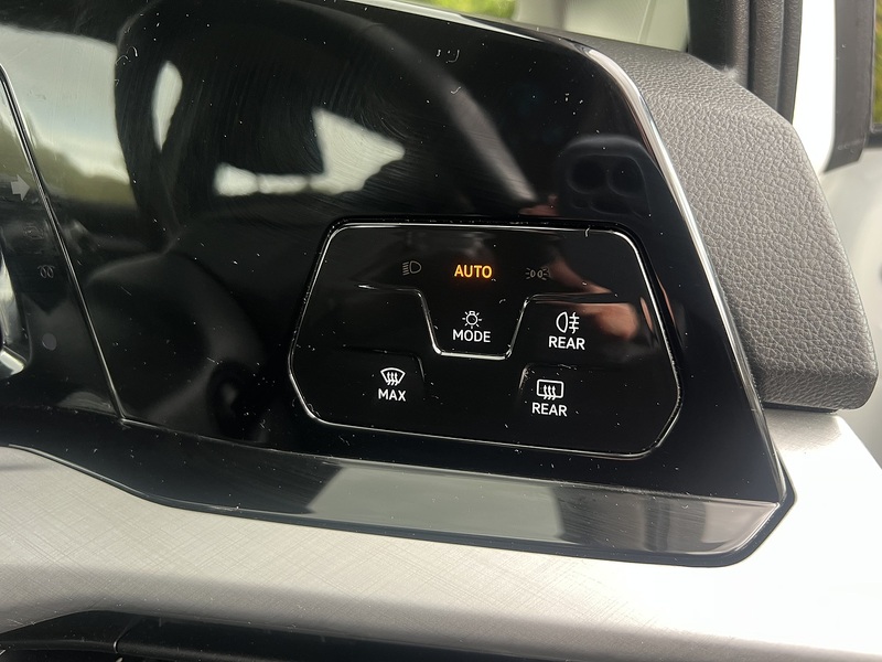 Volkswagen Golf TSI Life - U12003