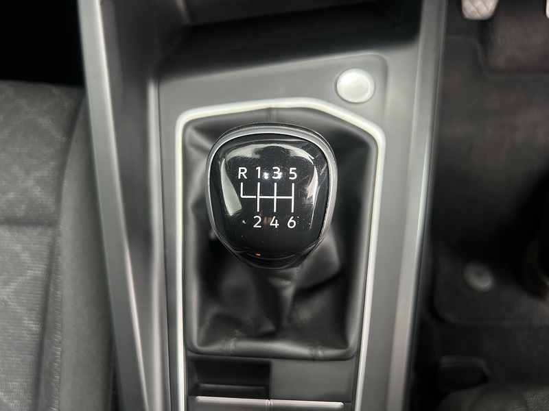Volkswagen Golf TSI Life - U12003