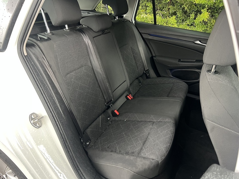 Volkswagen Golf TSI Life - U12003