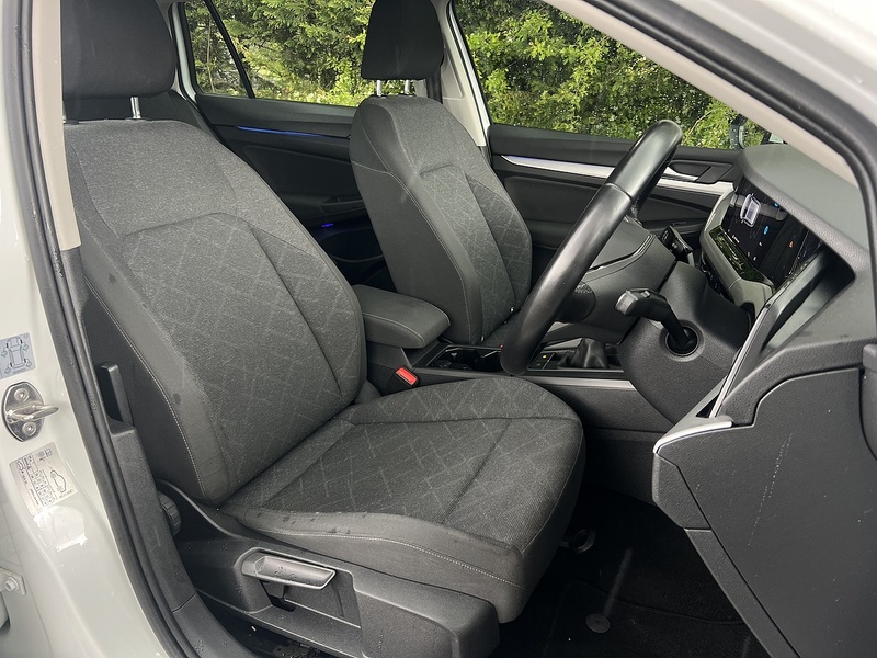 Volkswagen Golf TSI Life - U12003