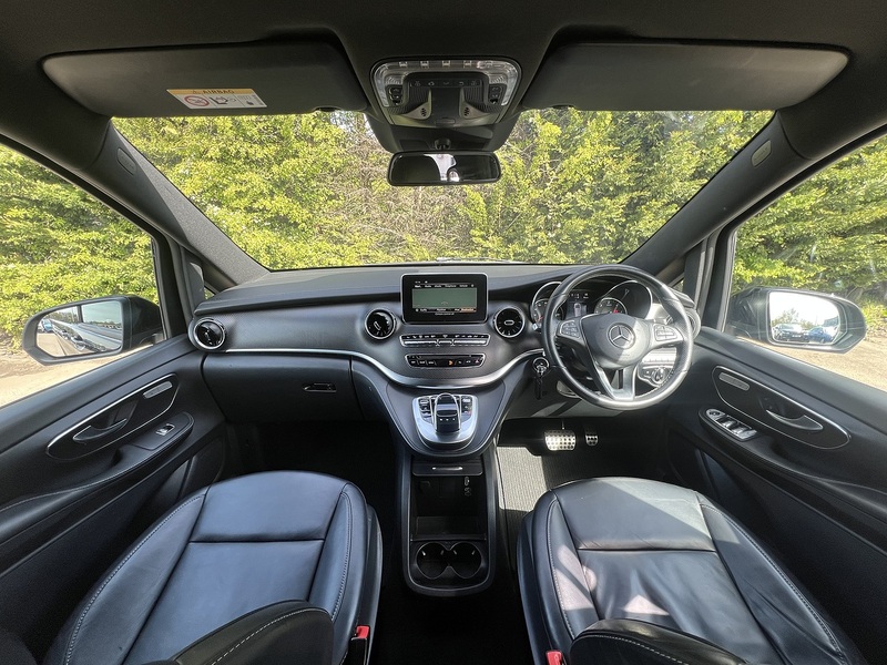 Mercedes-Benz V Class V220d AMG Line - U12005