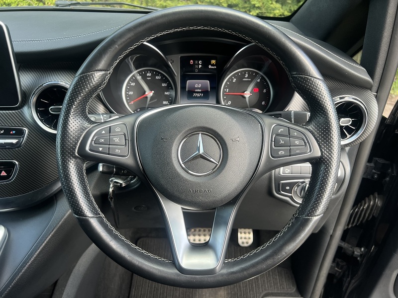 Mercedes-Benz V Class V220d AMG Line - U12005
