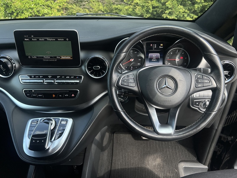Mercedes-Benz V Class V220d AMG Line - U12005