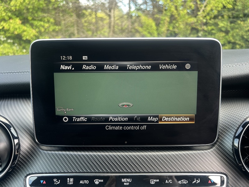 Mercedes-Benz V Class V220d AMG Line - U12005