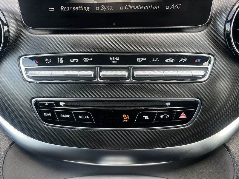 Mercedes-Benz V Class V220d AMG Line - U12005