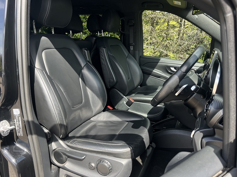Mercedes-Benz V Class V220d AMG Line - U12005