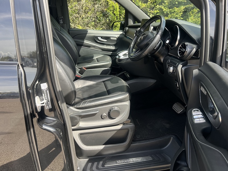 Mercedes-Benz V Class V220d AMG Line - U12005