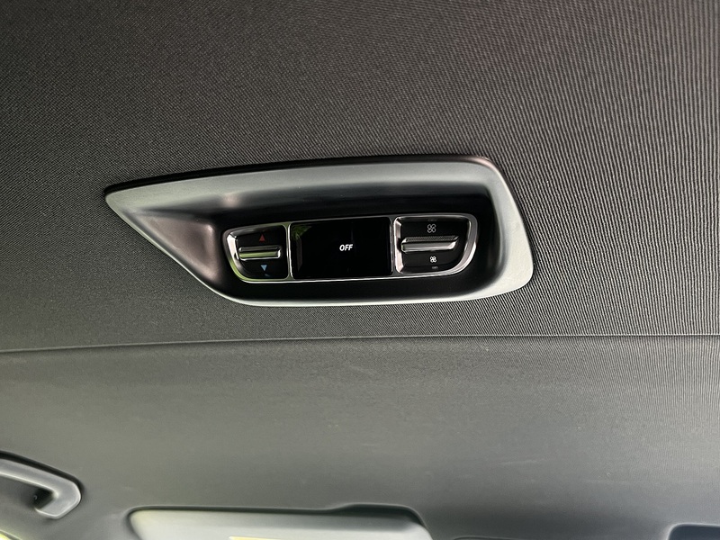 Mercedes-Benz V Class V220d AMG Line - U12005