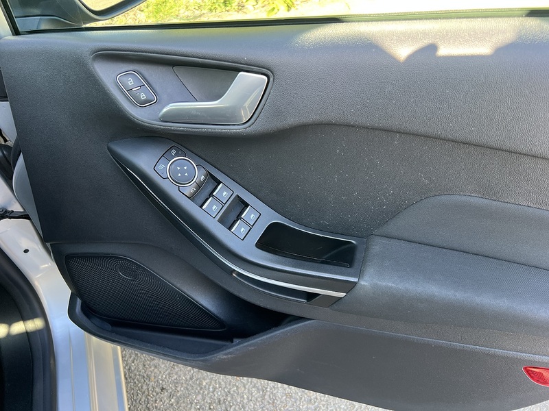 Ford Fiesta T EcoBoost MHEV Titanium - U12021