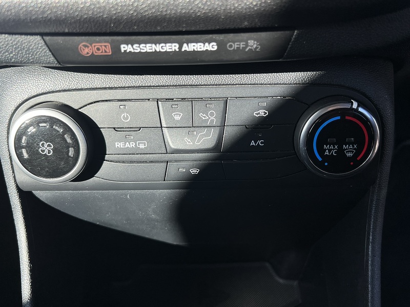 Ford Fiesta T EcoBoost MHEV Titanium - U12021