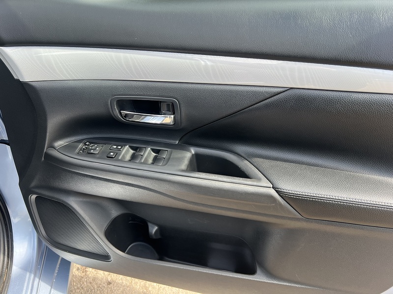 Mitsubishi Outlander h GX4h - U12074